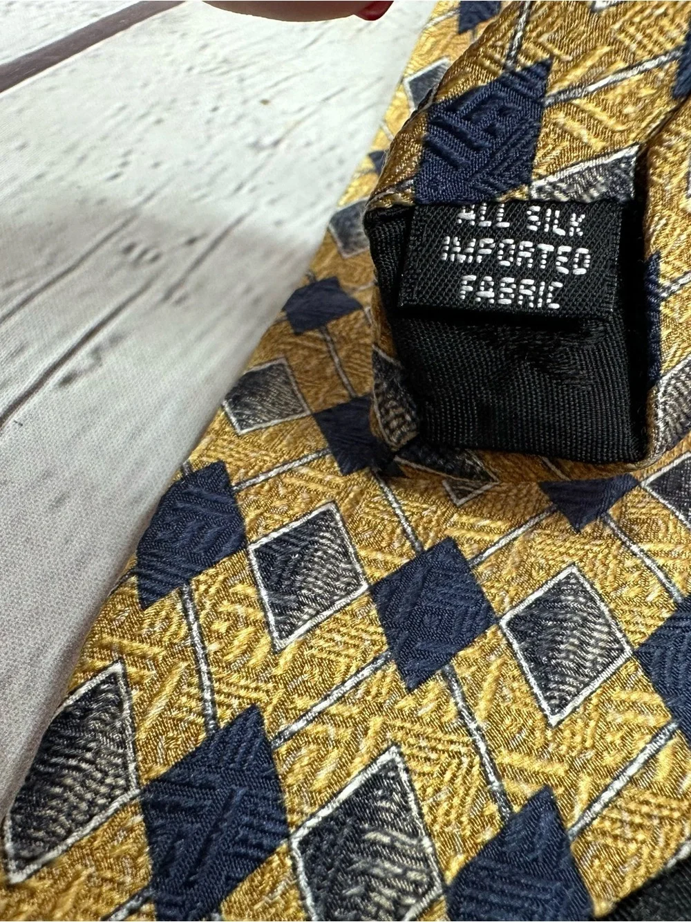 Kenneth Cole classic Gold Navy Diamond geometric Silk Tie menswear office preppy